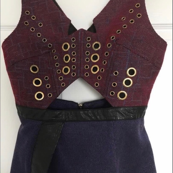 THREE FLOOR DRESS - Picture 4 of 8